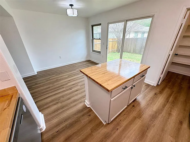 8003 Bannock Ln — Photo 12