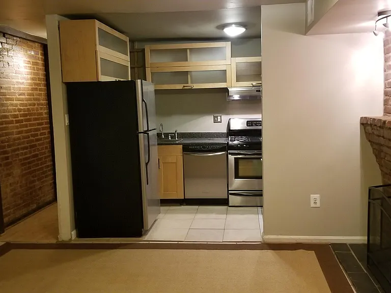 CONTEMPORARY KITCHEN