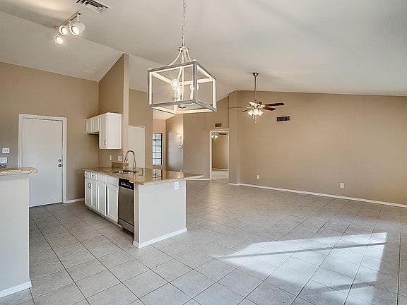 4th image of 3201 W Potter Dr