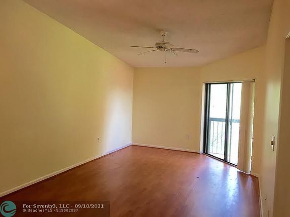 3rd image of 9924 Nob Hill Ln #9924