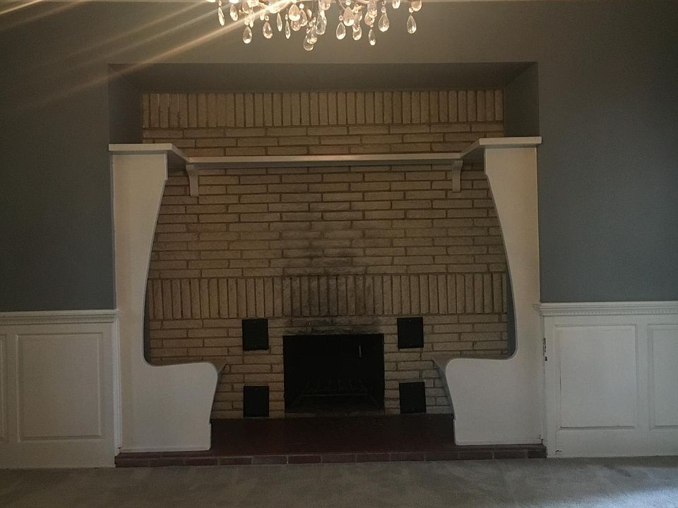 1st image of 809 Stockley Gdns APT 1B