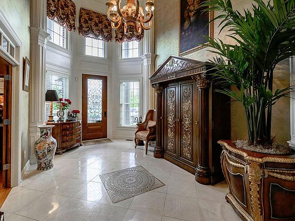 4th image of 107 Golf Club Dr