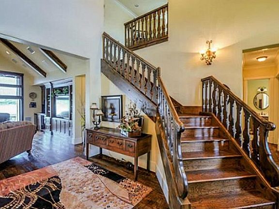 4th image of 2520 Pebble Dr