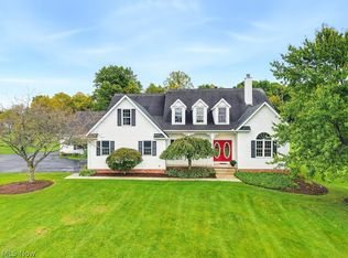 9745 Bainbridge Rd, Chagrin Falls, OH 44023