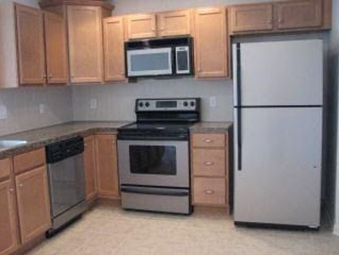2nd image of 232 Capital St