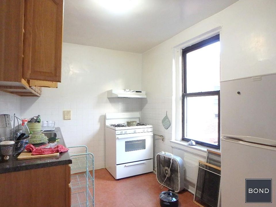 2nd image of 1316 Riverside Dr APT 5F