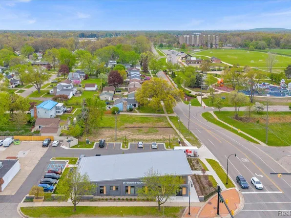 2204 N Carlson St, Westland, MI 48185