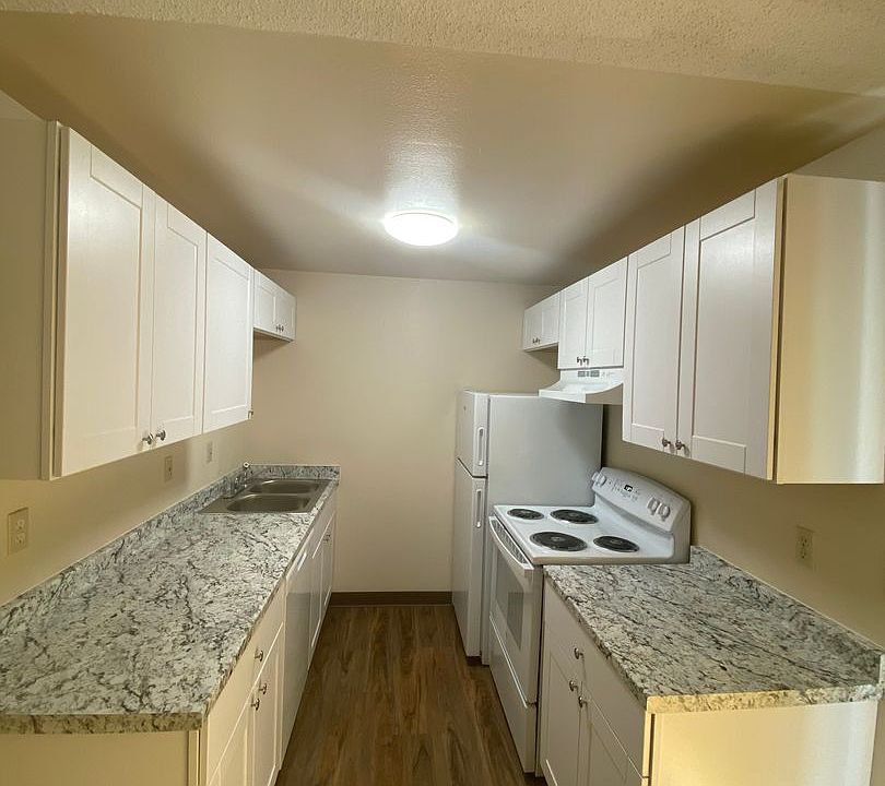 1st image of 1016 W 8th Pl #12