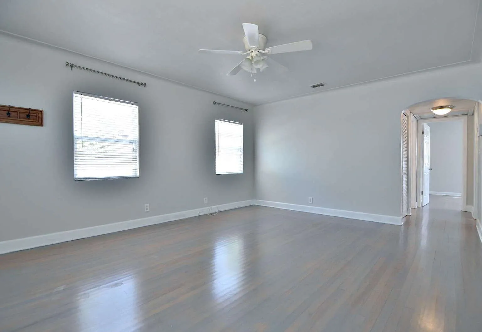 2 bed, 1.0 bath, 948 sqft, $2,350 — Photo 3