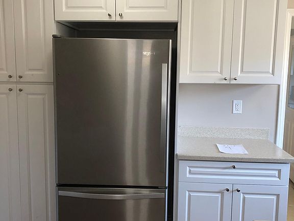 2nd image of 125 S Holliston Ave #4