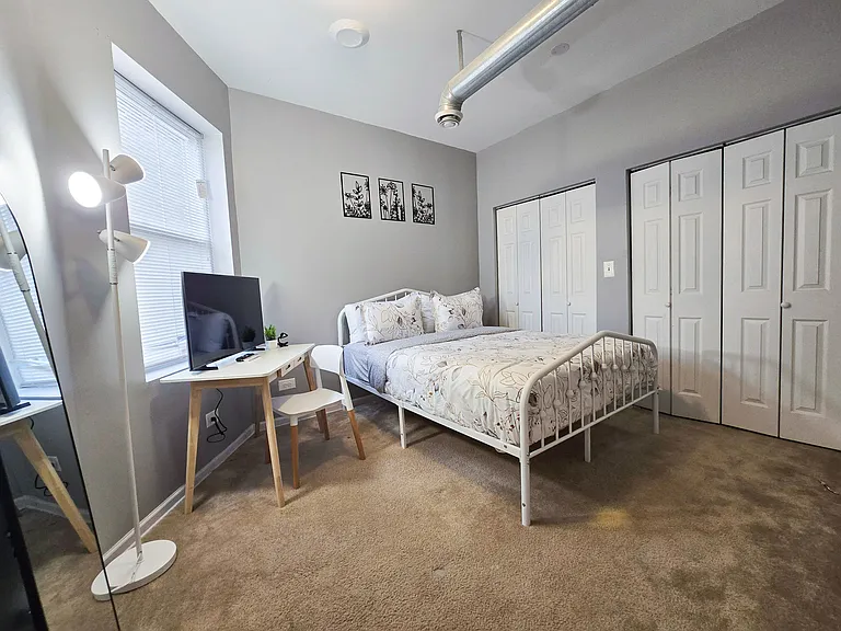 E 65th Pl — Photo 3