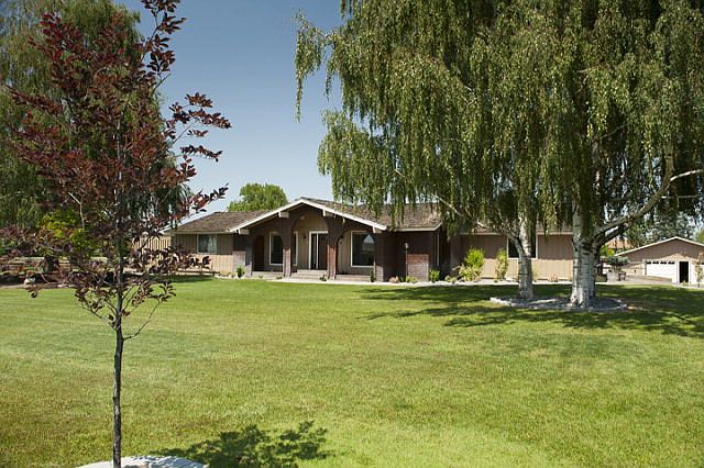 1st image of 1820 Gray Lynn Dr
