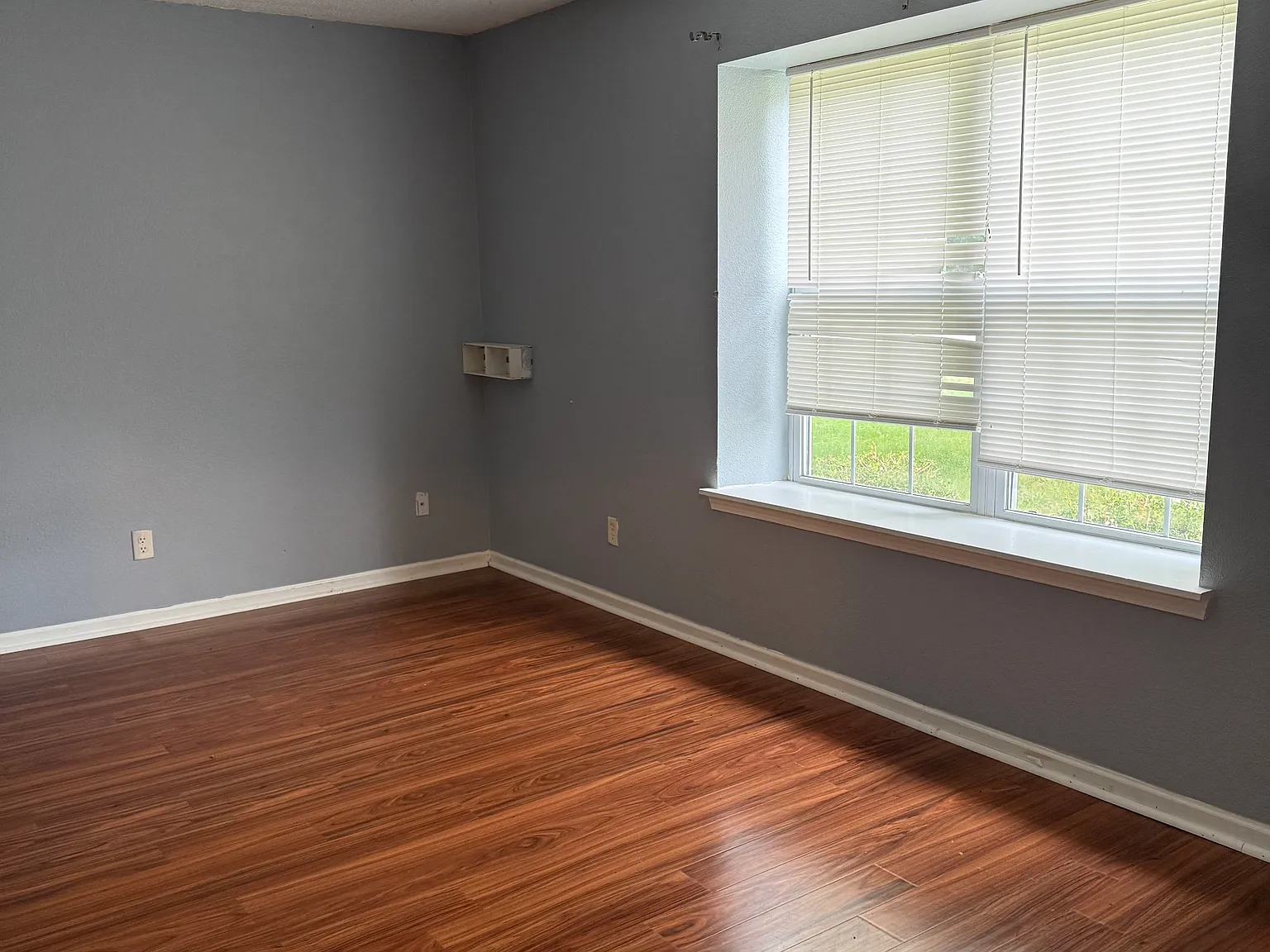 3 bed, 1200 sqft, $1,700 — Photo 3