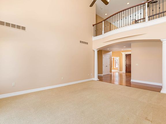 3rd image of 3372 Ledgewood Ct W
