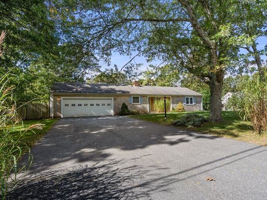 25 Ronda Ln, Dennis, MA 02638