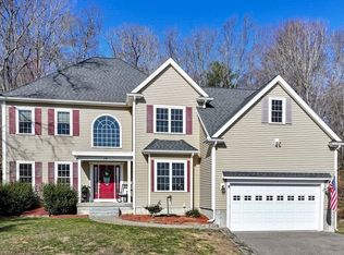 19 Hearthstone Rd, Hopkinton, MA 01748