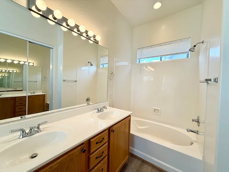 4649 N Kirkwood Ave — Photo 11