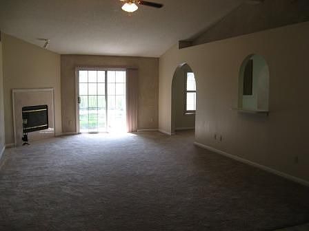 5th image of 2096 Hovington Cir E