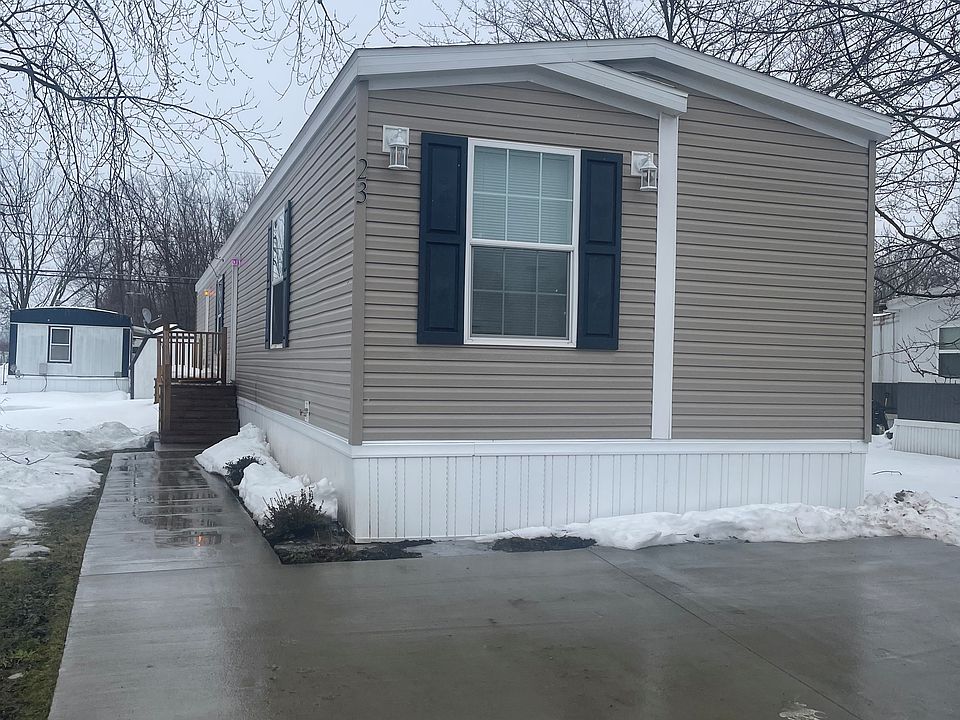 1st image of 23 Oak Dr