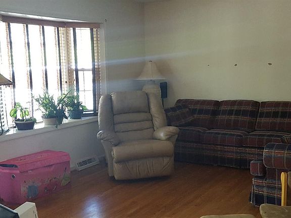 4th image of 205 Woodway Dr