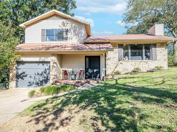 702 Autumnbrook Cir, Sherwood, AR 72120