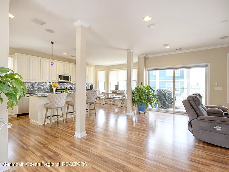 207 Ceylon Ave — Photo 5