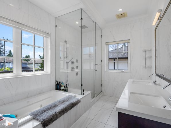 5 bedroom rental in Vancouver — photo 12