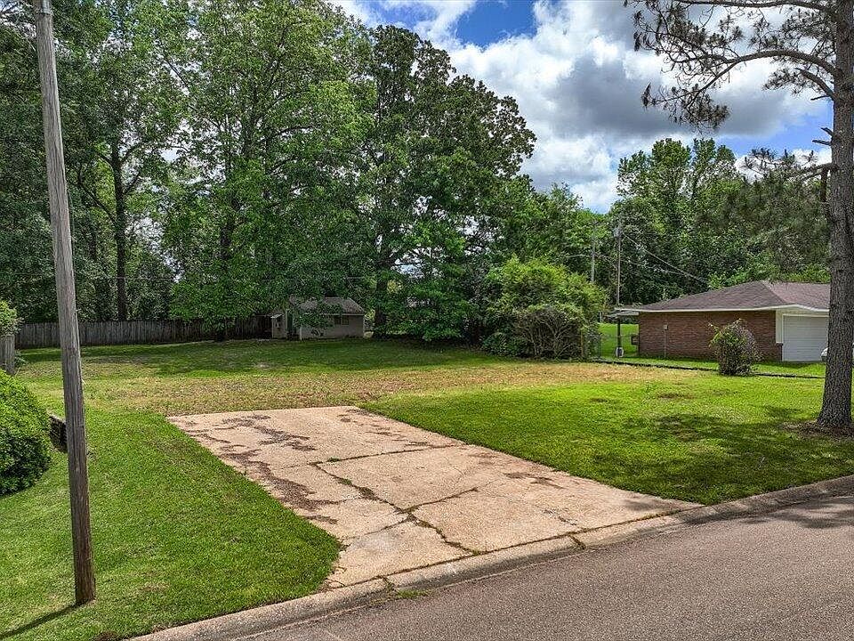 1st image of 1207 Laurelwood Dr