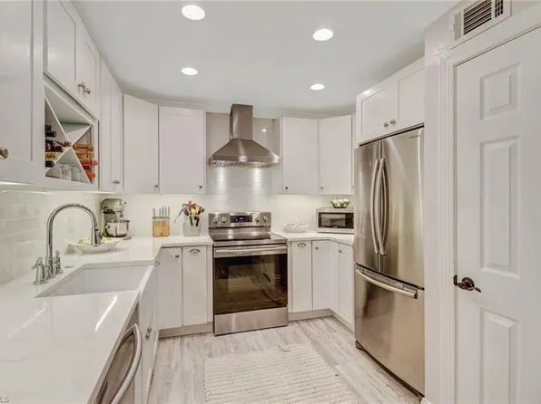 3180 Seasons Way Unit 909, Estero, FL 33928