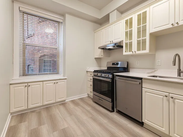 The New Carroll Apartments — Photo 25