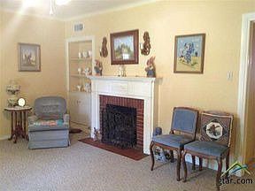 4th image of 702 Palestine St