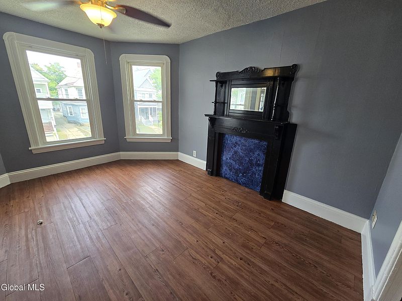 5th image of 539 Summit Avenue