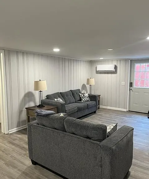 410 Moseley Dr — Photo 9