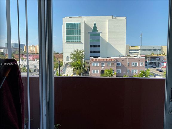5th image of 420 NW 12th Ave APT 43