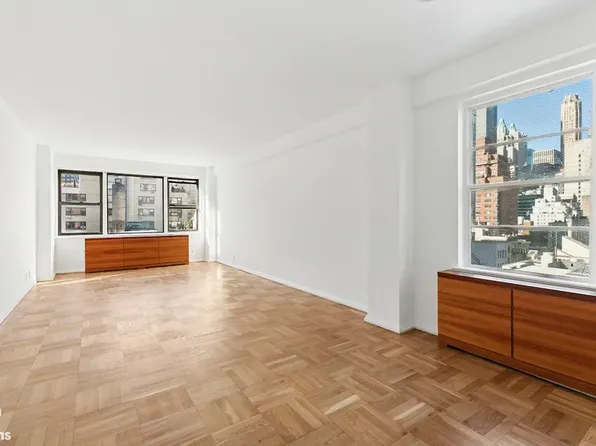 345 East 52nd Street image 3 of 11