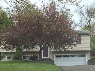 25 Mendes Rd, Danbury, CT 06811