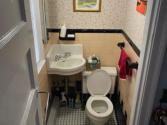 1/2 bathroom 1st floor