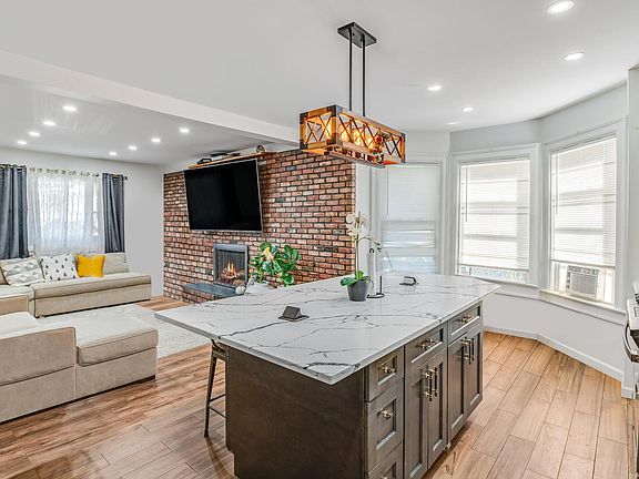 4th image of 85 Orchard St #1