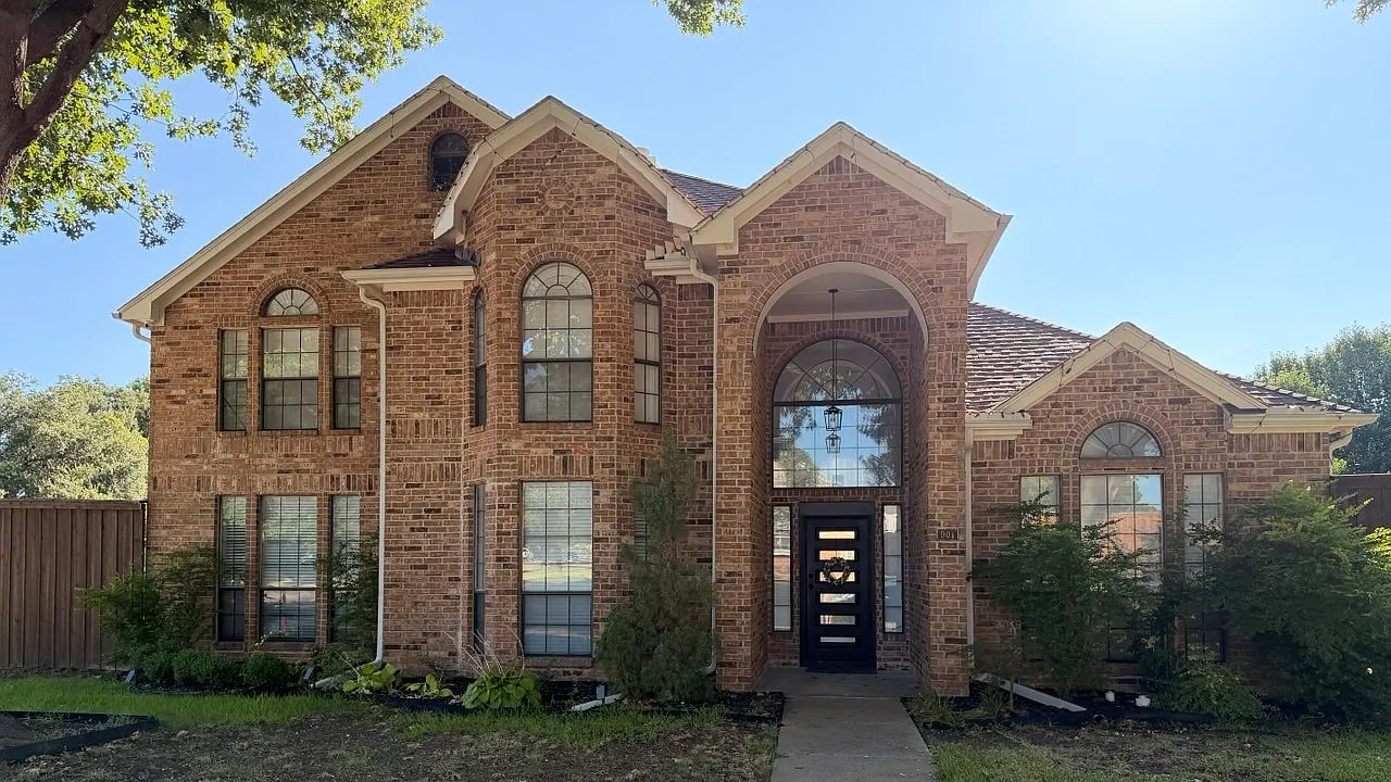 4 bed, 2577 sqft, $3,500 — Photo 1