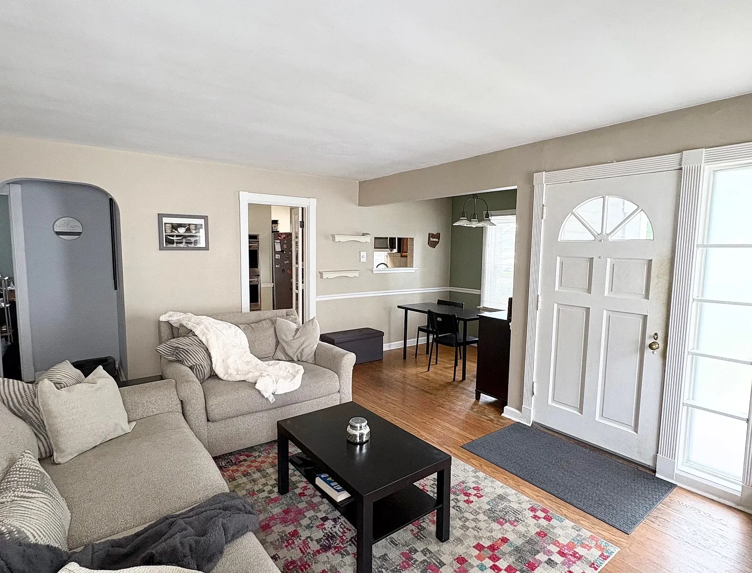 3 bed, 975 sqft, $2,100 — Photo 2