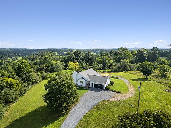 2nd image of 7421 Rabbit Ln