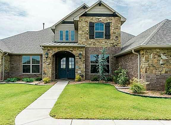 2nd image of 15401 Colonia Bella Dr