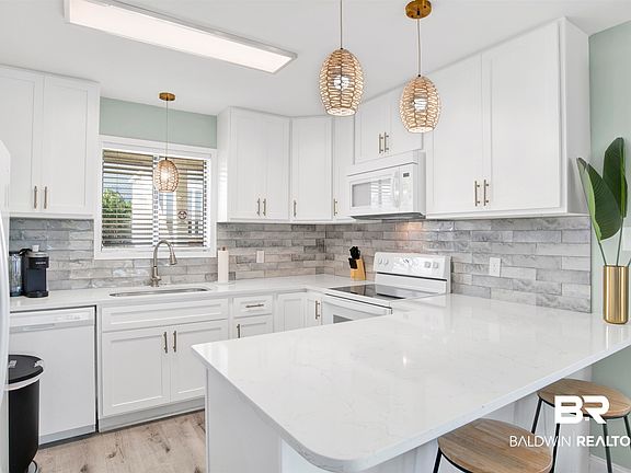 3rd image of 25925 Canal Rd #101