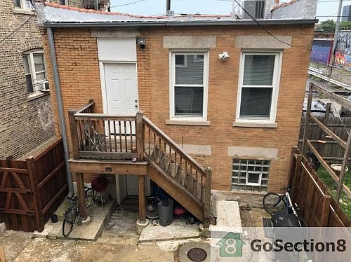 1st image of 2337 N Sacramento Ave #C