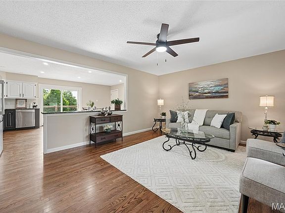 4th image of 1124 Concord Dr
