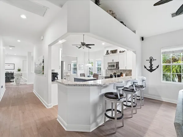 7842 Hawthorne Dr Unit 1703, Naples, FL 34113