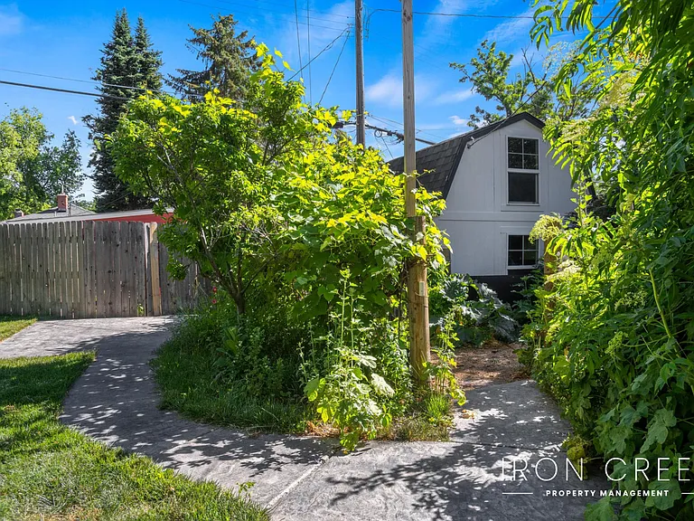409 W Ada St — Photo 34