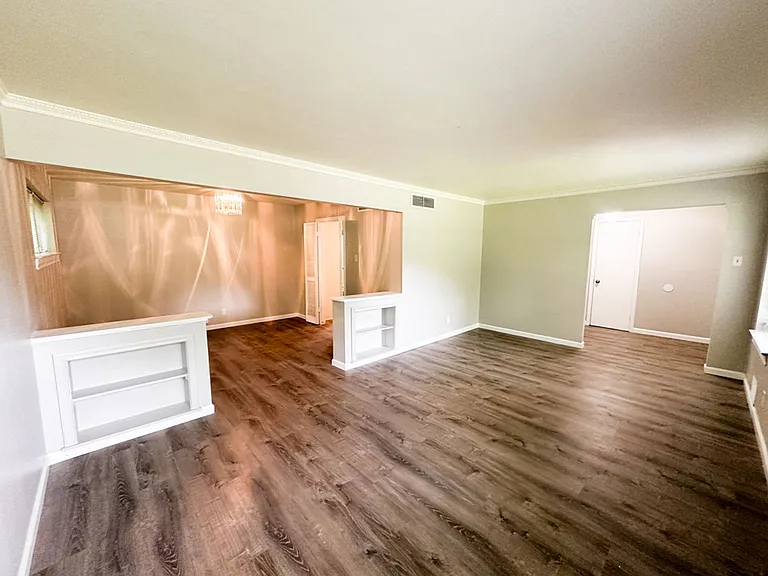 6461 Danbury Ln — Photo 9