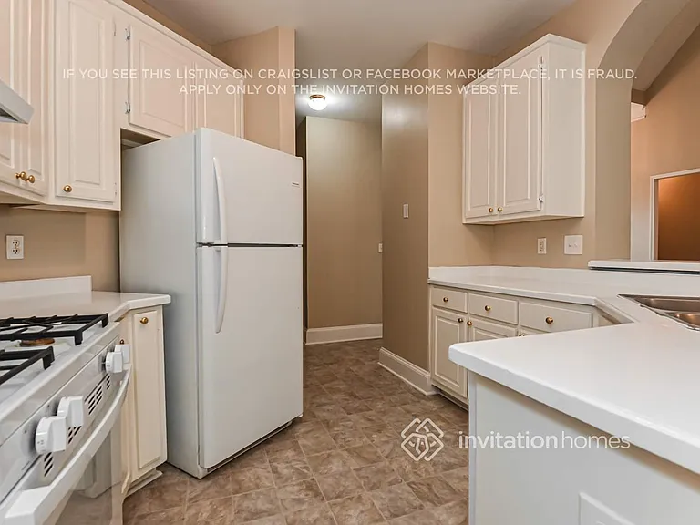2025 Fairway Close Ter — Photo 7