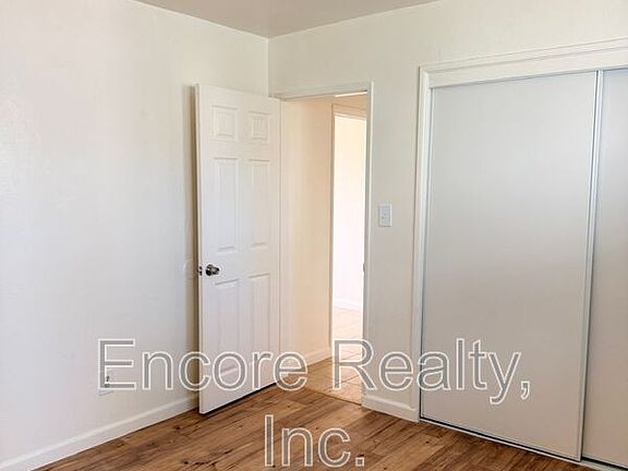 5th image of 549 McIntosh St APT D